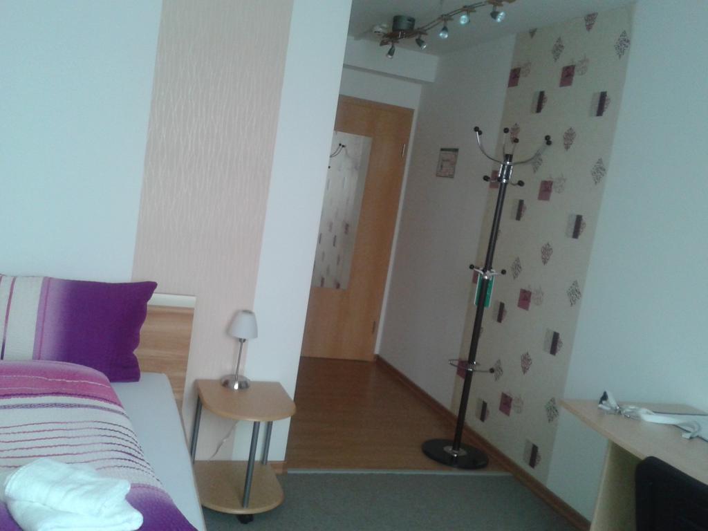 Hotel Ackermann Riedstadt Exteriör bild