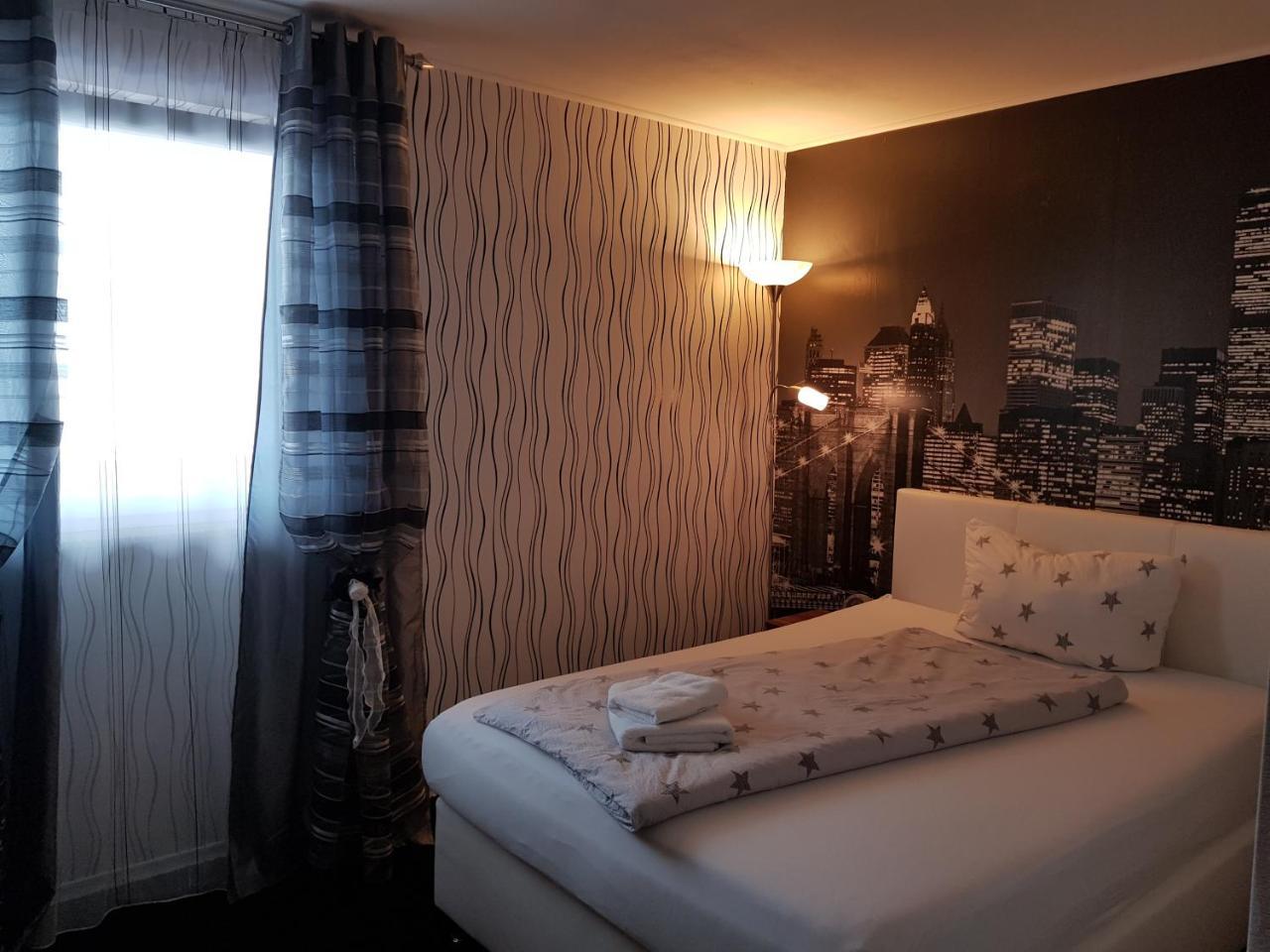 Hotel Ackermann Riedstadt Exteriör bild
